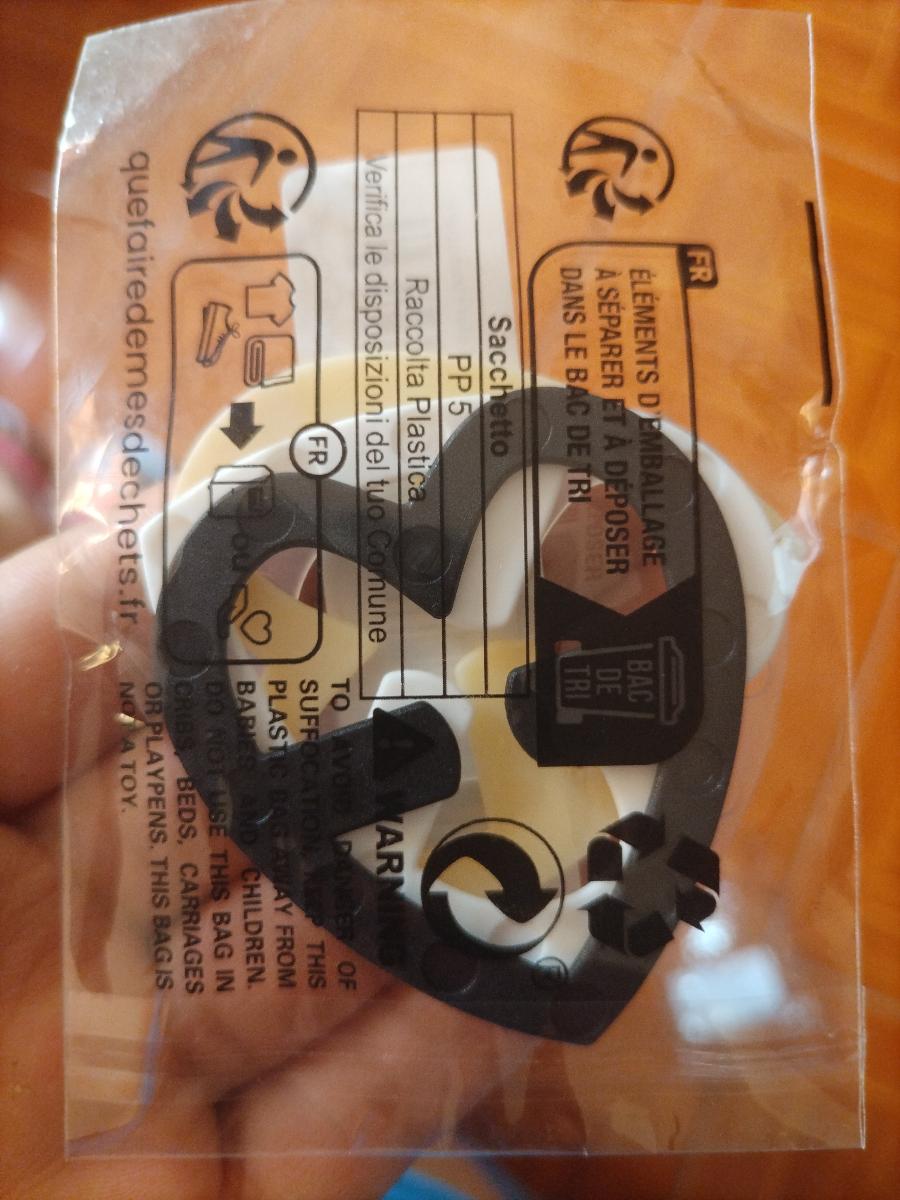 Women Bra Strap Clip Elegant Affordable Heart-Shaped