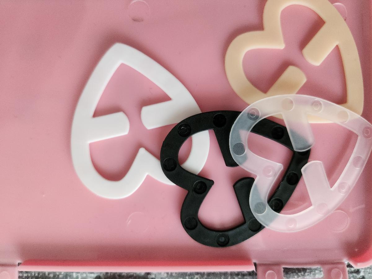 Women Bra Strap Clip Elegant Affordable Heart-Shaped