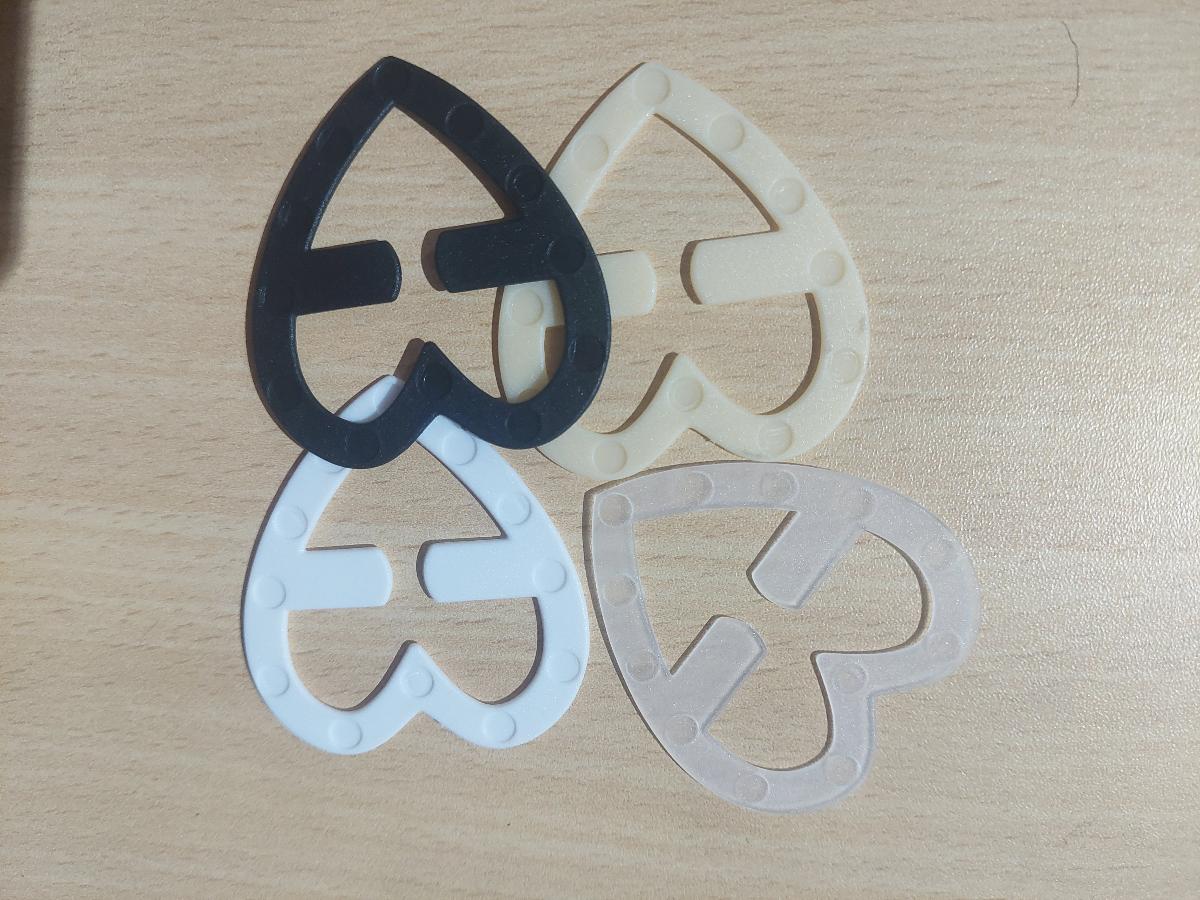 Women Bra Strap Clip Elegant Affordable Heart-Shaped