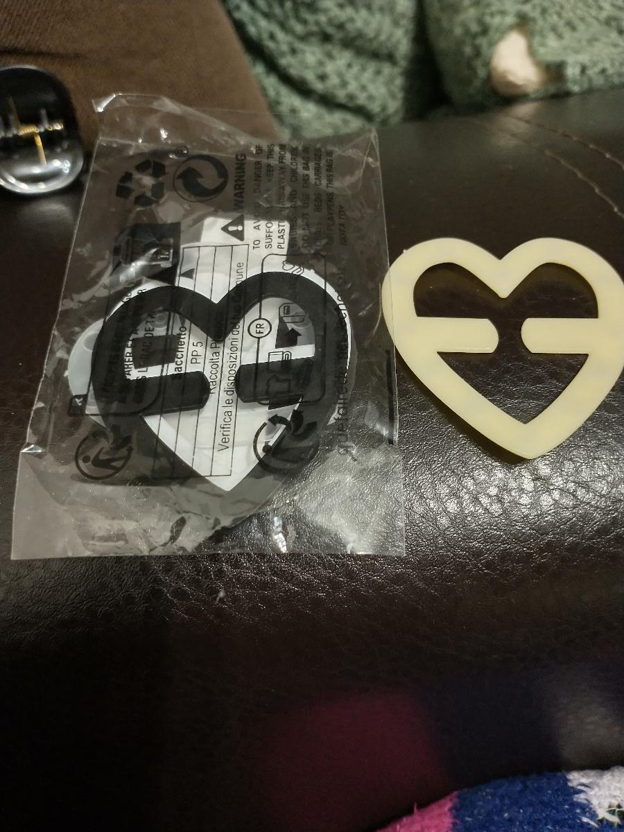 Women Bra Strap Clip Elegant Affordable Heart-Shaped