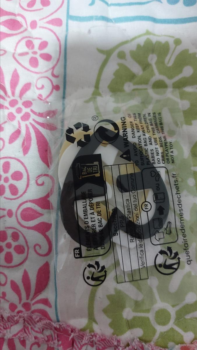 Women Bra Strap Clip Elegant Affordable Heart-Shaped