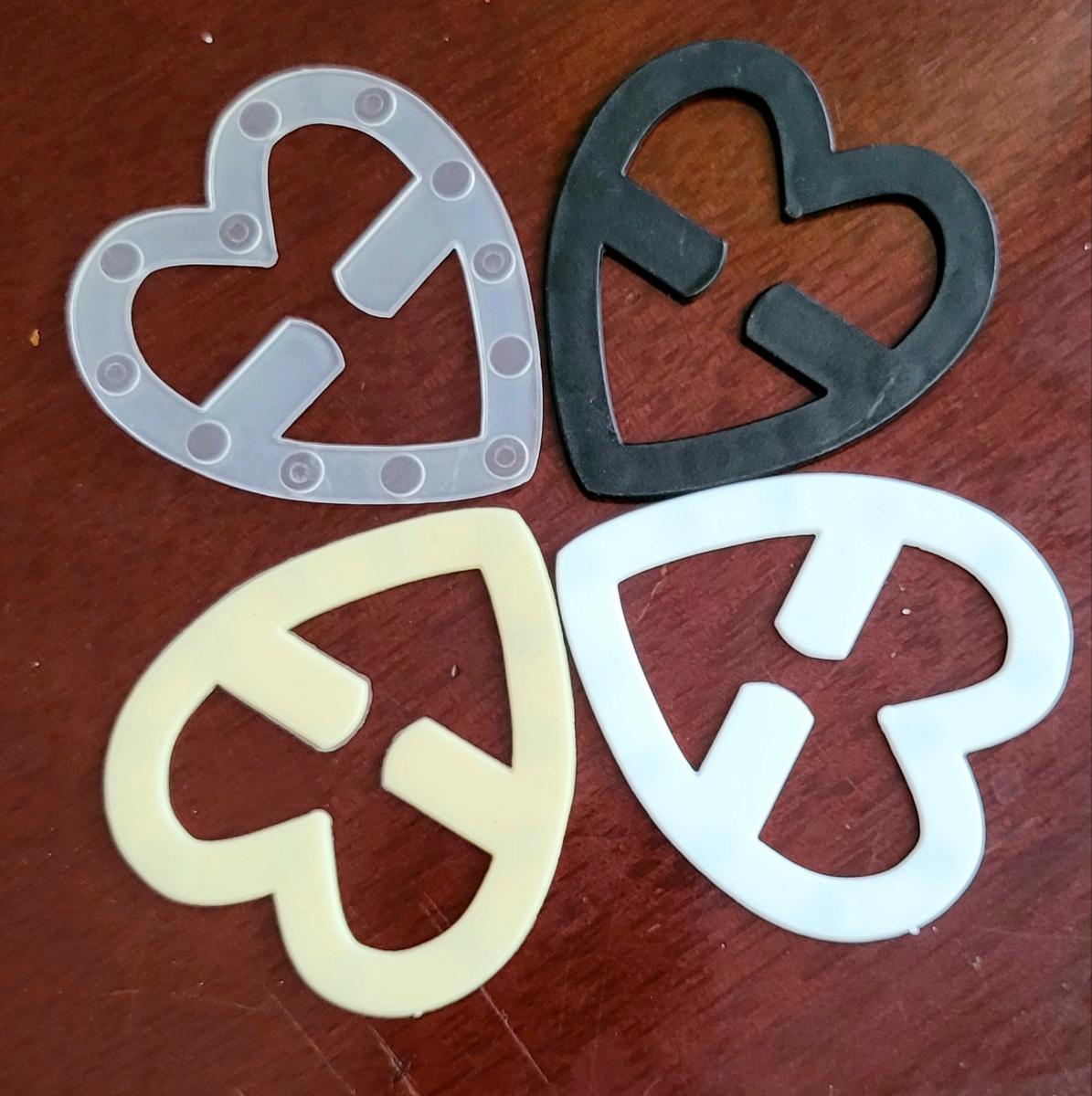 Women Bra Strap Clip Elegant Affordable Heart-Shaped