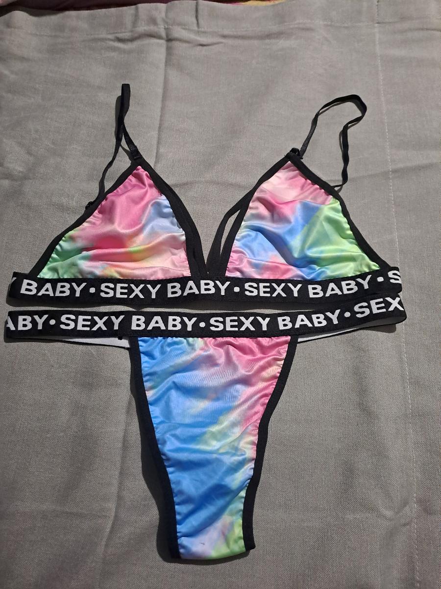 Plus Size Bra and Panty Elastic Sports Suit with Bold Letter