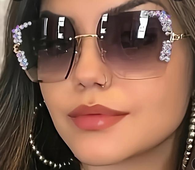 Rimless Square Glasses with a Starry