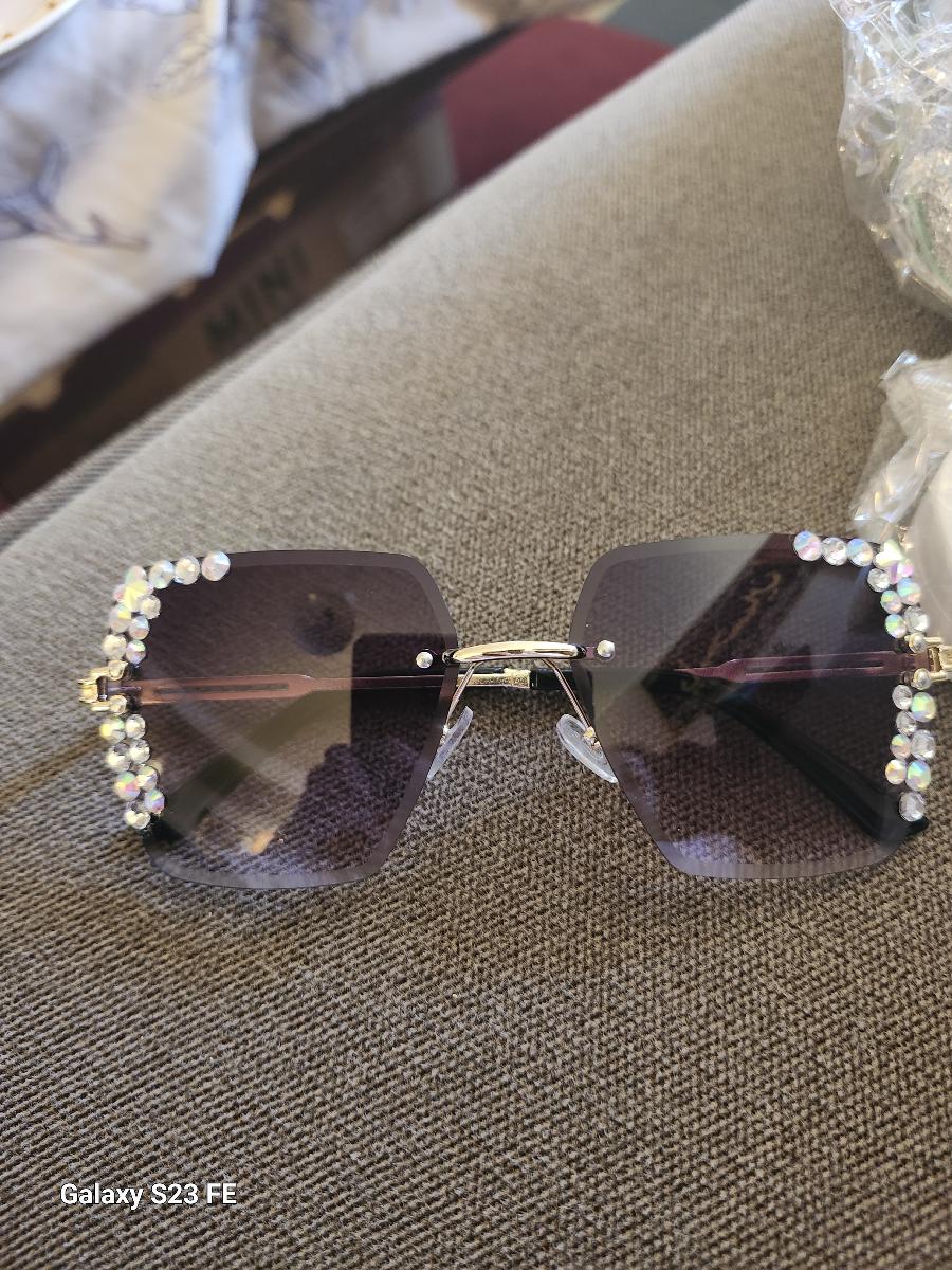 Rimless Square Glasses with a Starry
