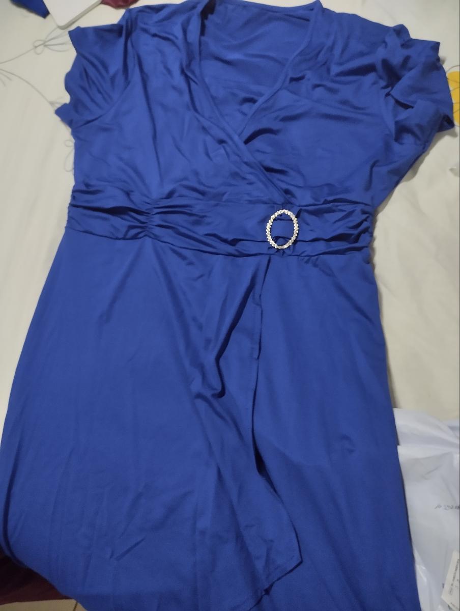 Off‑Shoulder Midi Dress with High‑Waist Silhouette