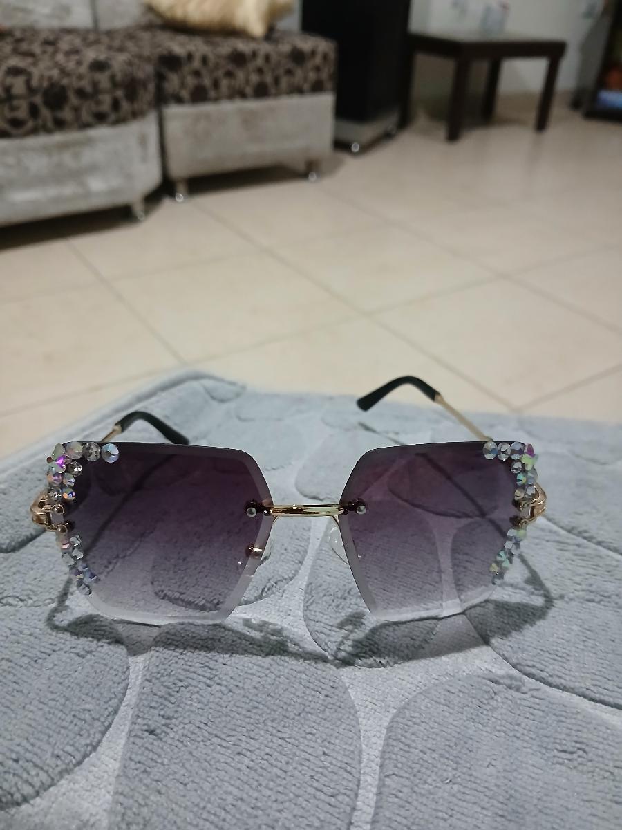 Rimless Square Glasses with a Starry
