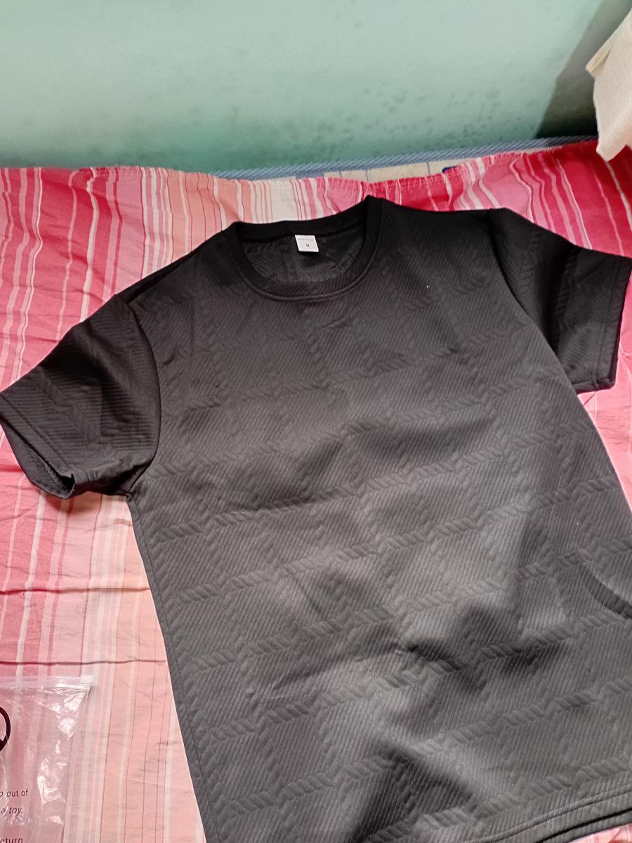 Men Casual Crew Neck T-Shirt Captivating Soft Jacquard Fabric Regular Fit