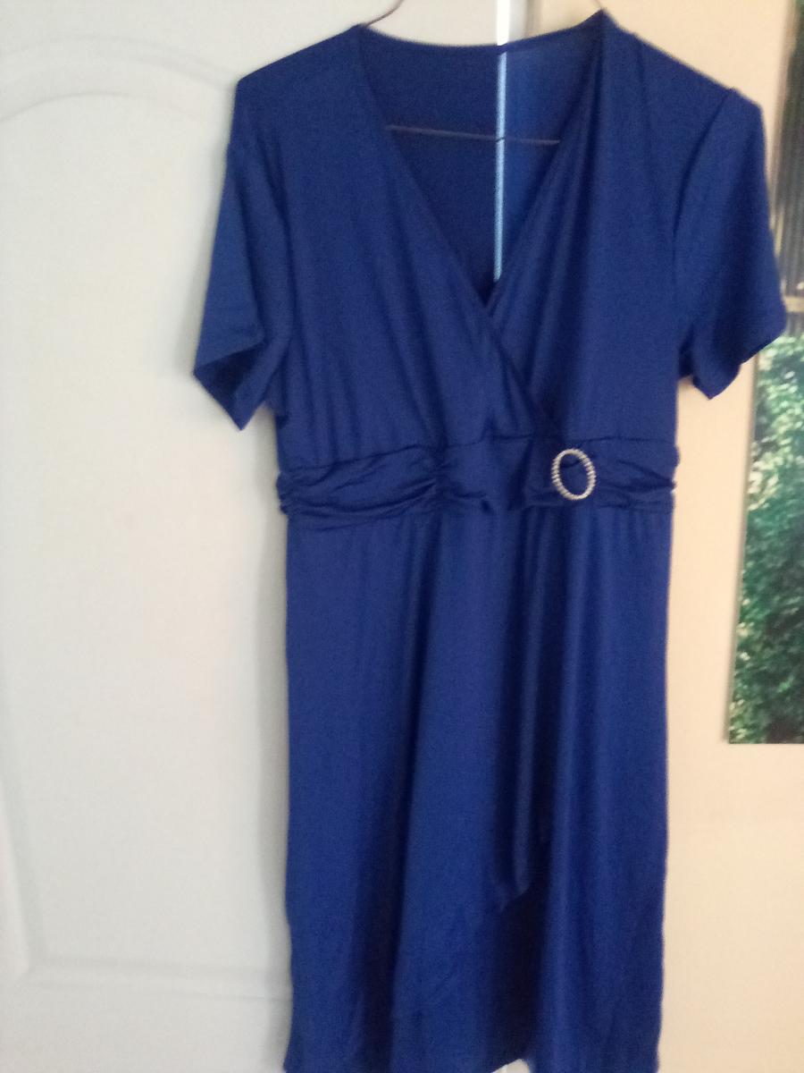 Off‑Shoulder Midi Dress with High‑Waist Silhouette