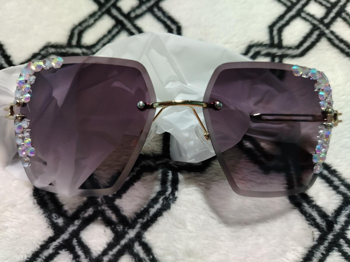 Rimless Square Glasses with a Starry