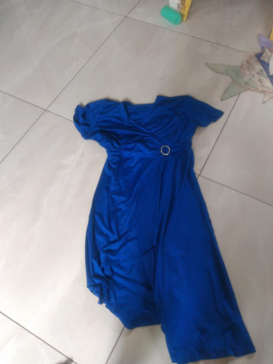 Off‑Shoulder Midi Dress with High‑Waist Silhouette