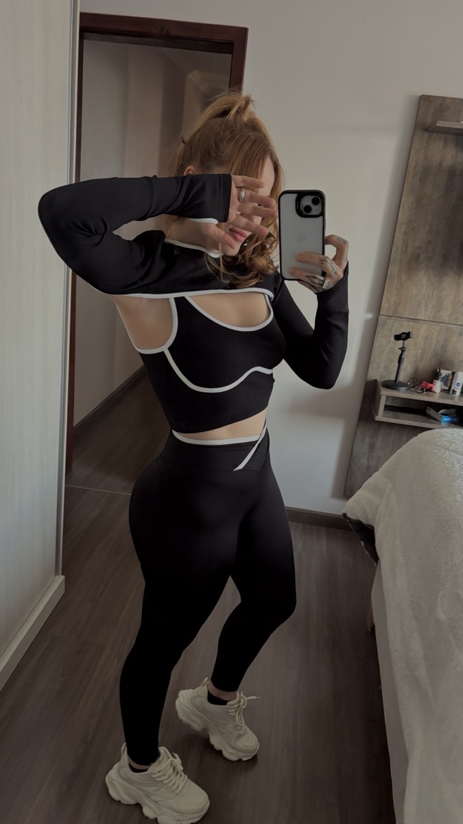 3-Piece Yoga Set with Alluring contrasting colors for women