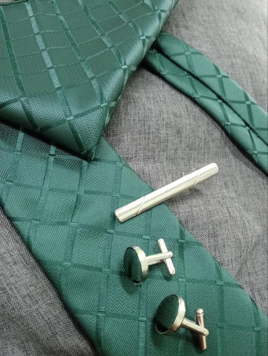 Luxury Men 4‑Piece Plaid Necktie Set Captivating Simple & Elegant