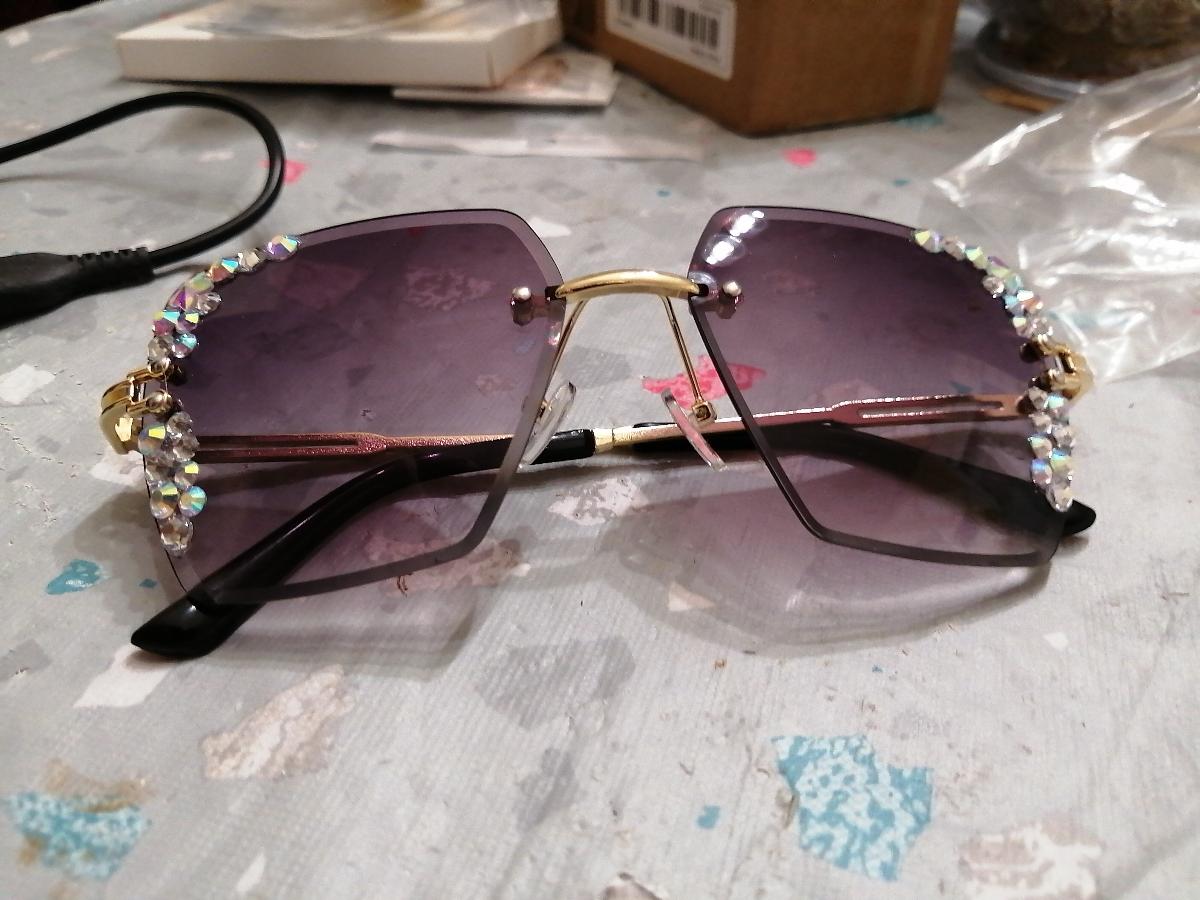 Rimless Square Glasses with a Starry