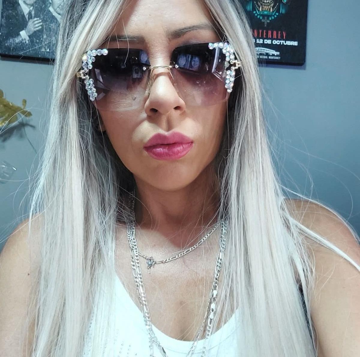 Rimless Square Glasses with a Starry