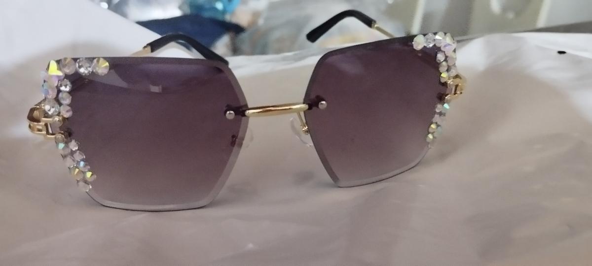Rimless Square Glasses with a Starry