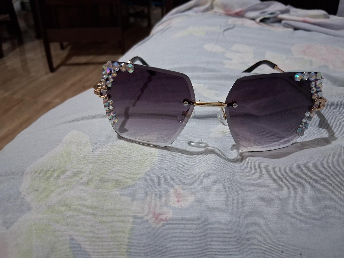 Rimless Square Glasses with a Starry