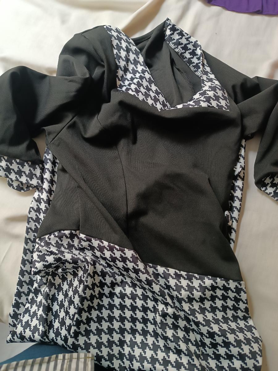 Houndstooth Print Bodycon Midi Dress featuring Elegant Half Sleeve Design