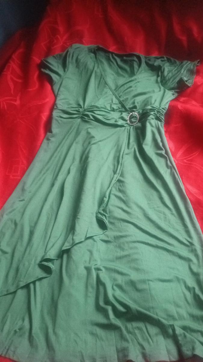 Off‑Shoulder Midi Dress with High‑Waist Silhouette