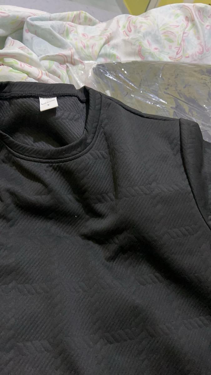 Men Casual Crew Neck T-Shirt Captivating Soft Jacquard Fabric Regular Fit