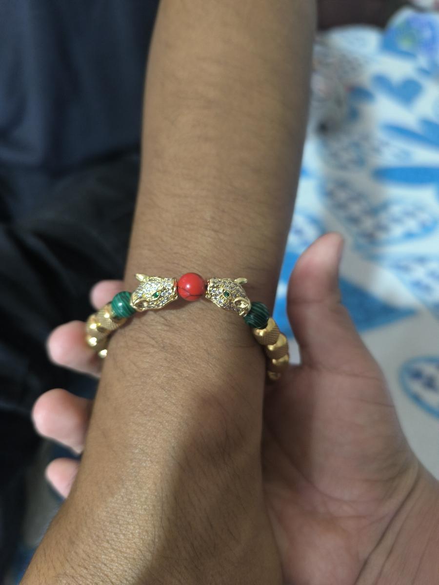 Foto real del brazalete recibido