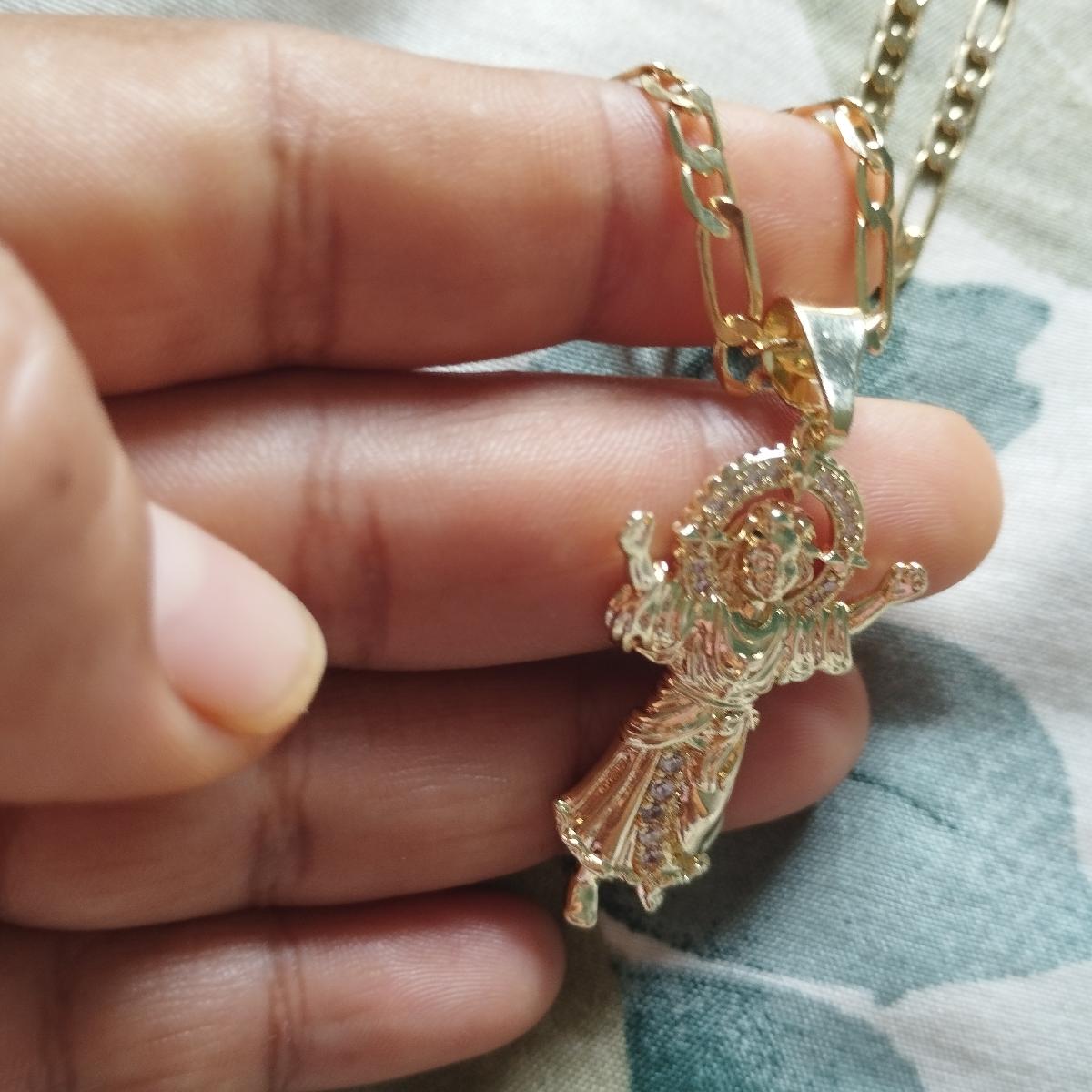 Señor con Collar Divino Niño
