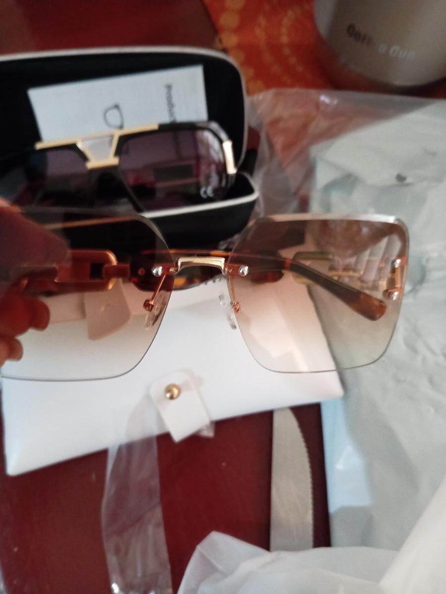 Rimless Square Glasses with a Starry