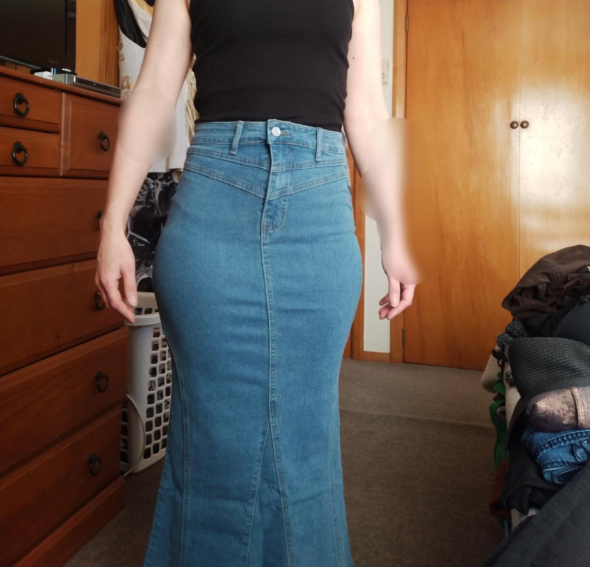 Flared Denim Maxi Skirt for Women Stylish High‑Waisted Attractive