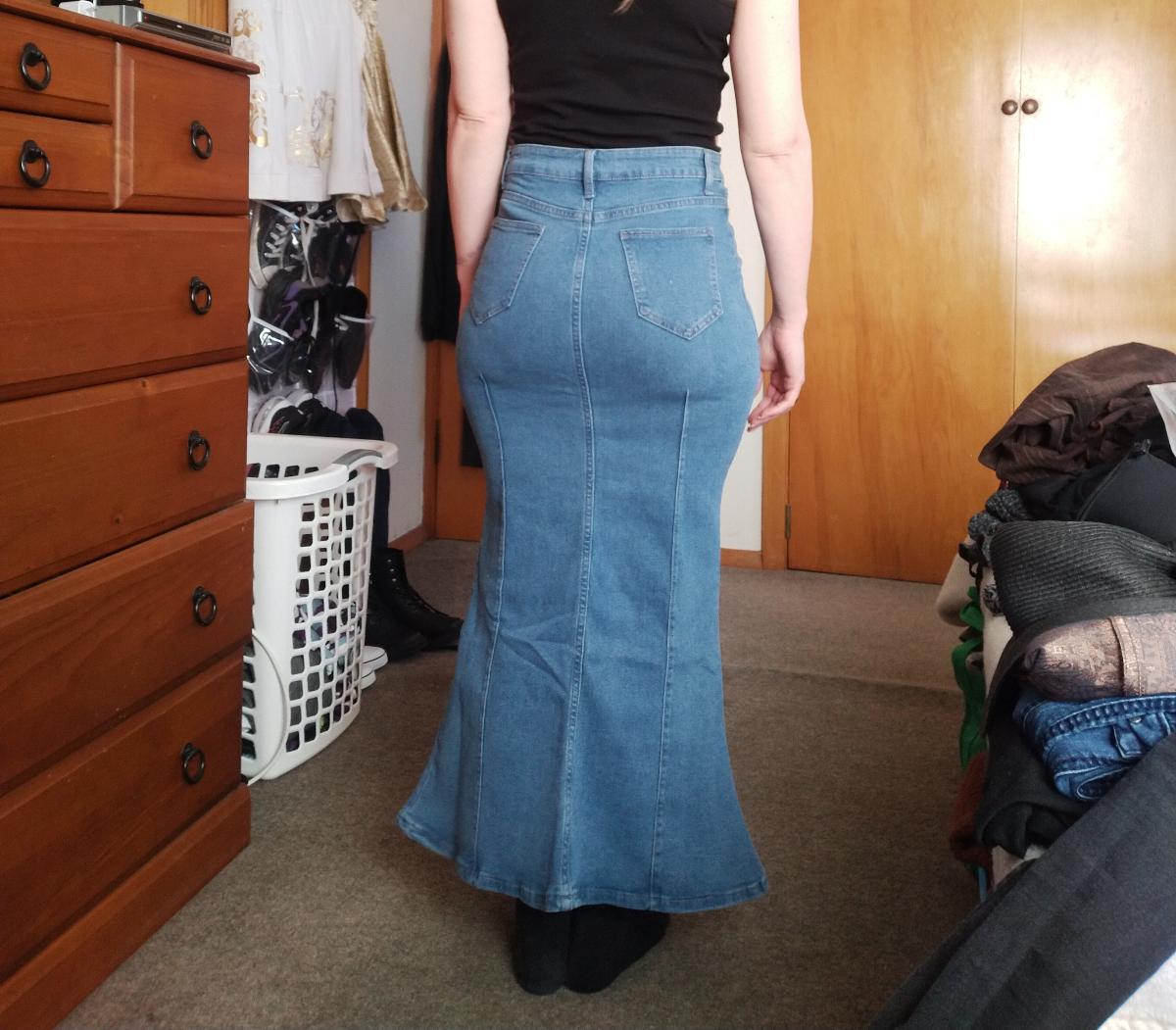 Flared Denim Maxi Skirt for Women Stylish High‑Waisted Attractive