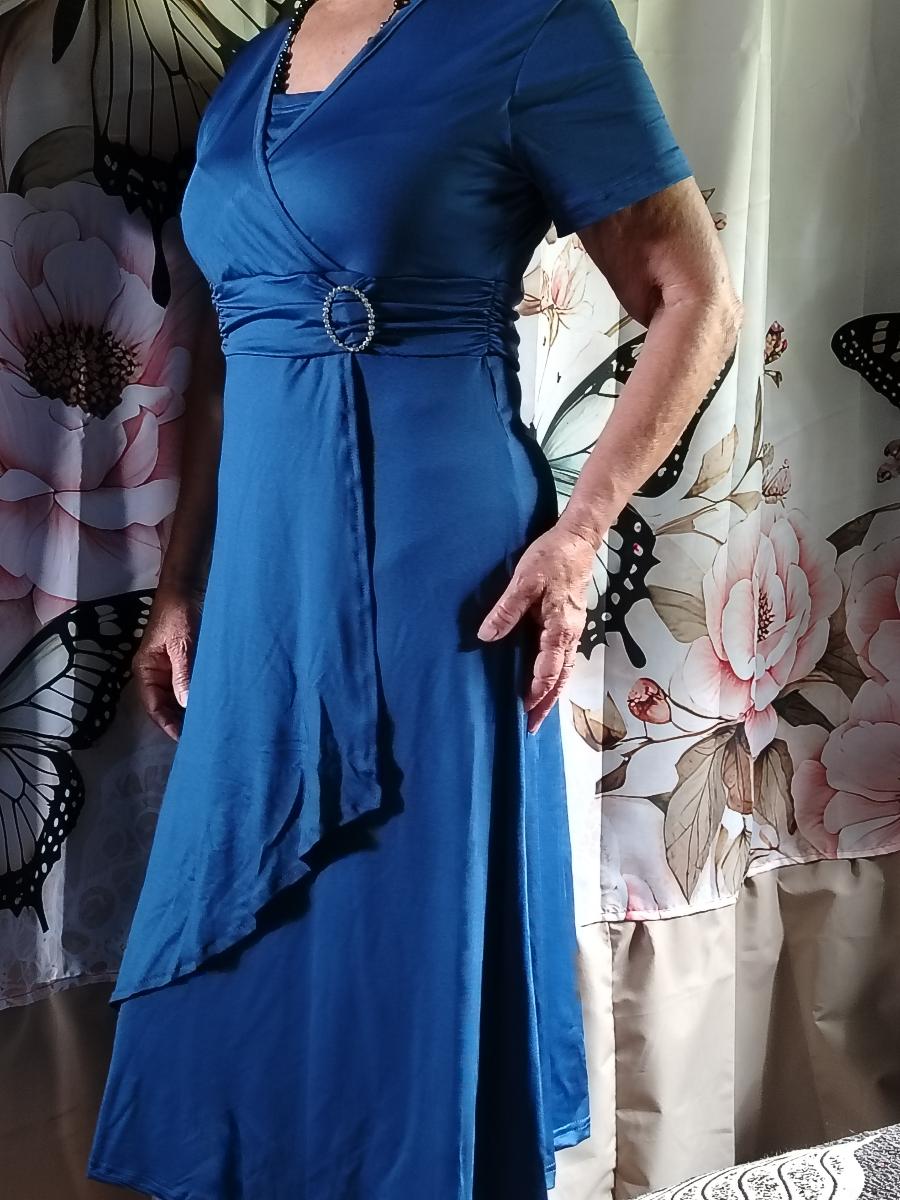Off‑Shoulder Midi Dress with High‑Waist Silhouette
