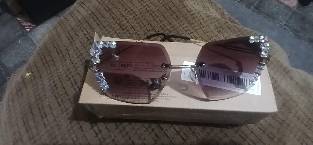 Rimless Square Glasses with a Starry