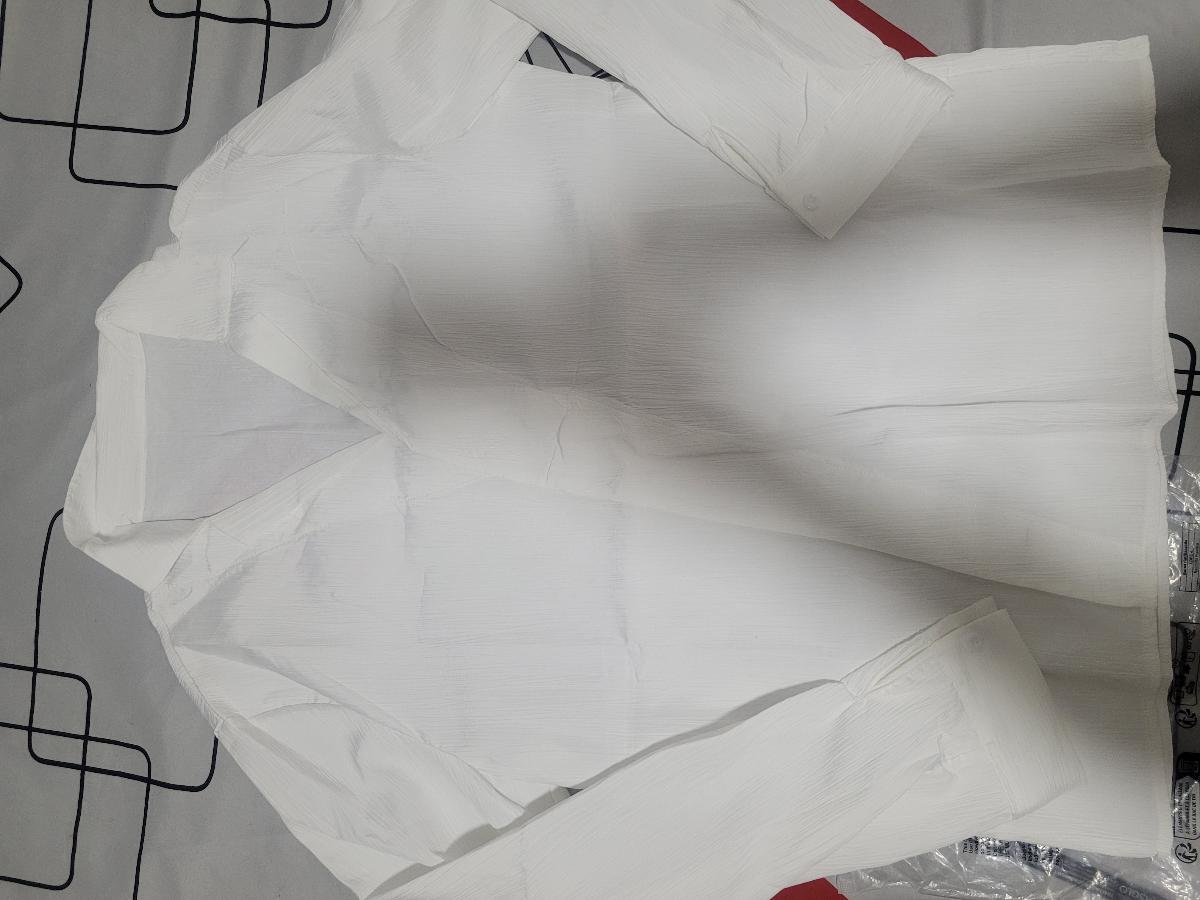 Lightweight Business Shirt for Spring and Summer with a Men’s Modern Button‑Free Design