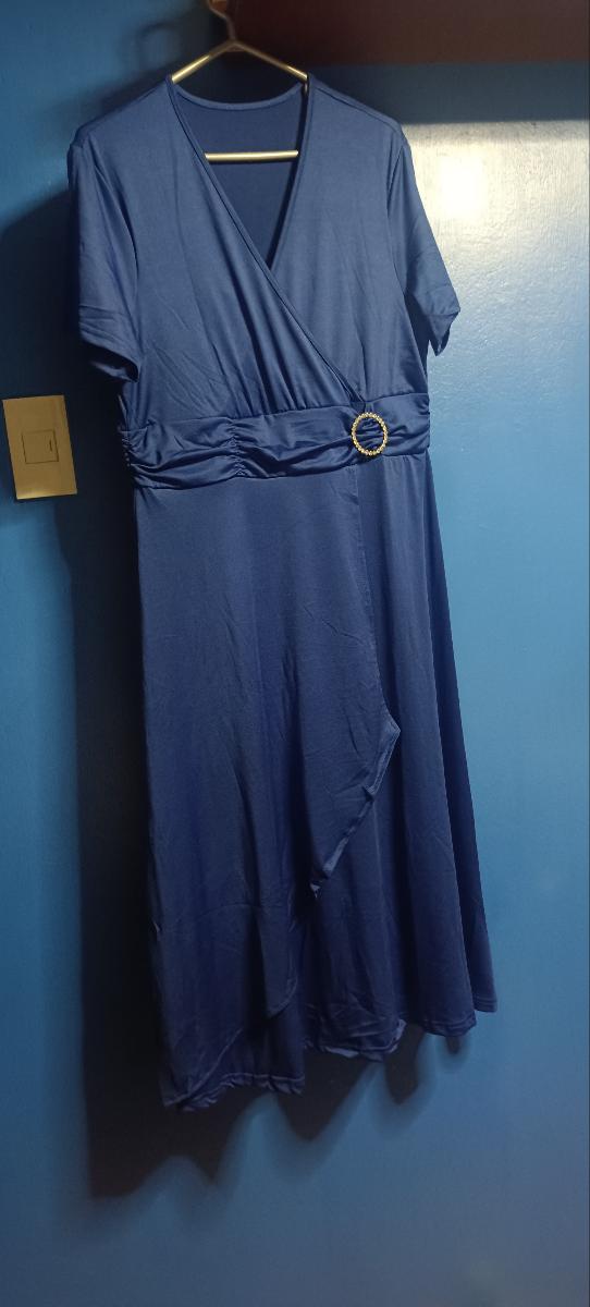 Off‑Shoulder Midi Dress with High‑Waist Silhouette