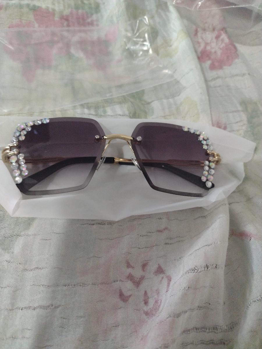 Rimless Square Glasses with a Starry