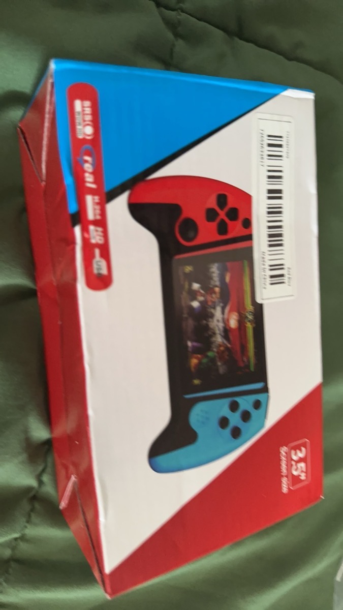 Retro Handheld Game Console – 3.5-Inch Rechargeable Portable Gaming Machine photo review