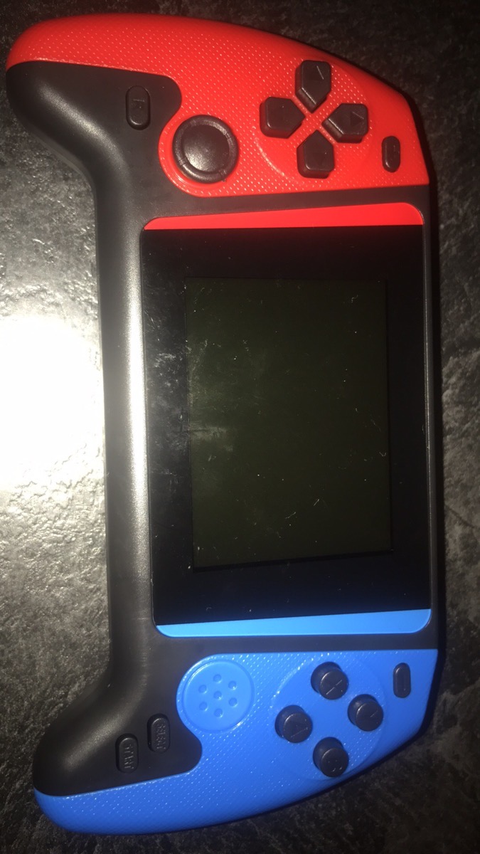 Retro Handheld Game Console – 3.5-Inch Rechargeable Portable Gaming Machine photo review