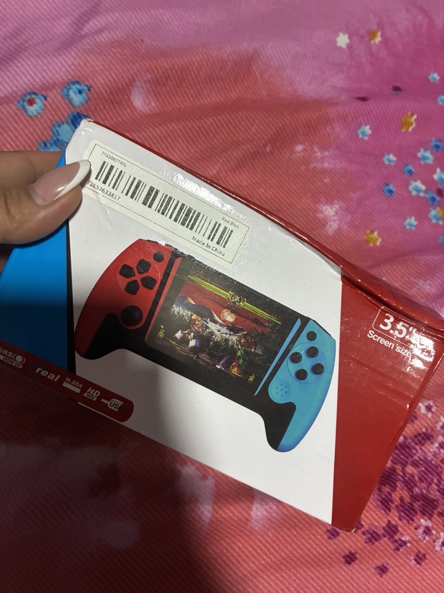 Retro Handheld Game Console – 3.5-Inch Rechargeable Portable Gaming Machine photo review