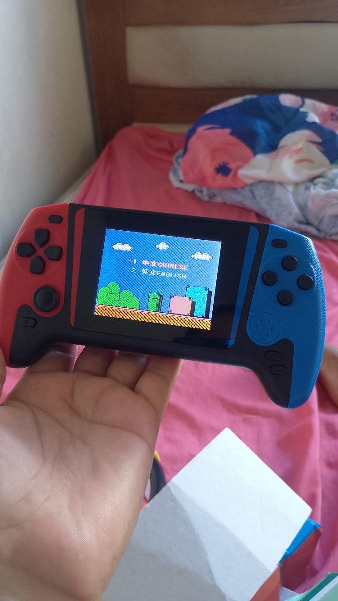 Retro Handheld Game Console – 3.5-Inch Rechargeable Portable Gaming Machine photo review