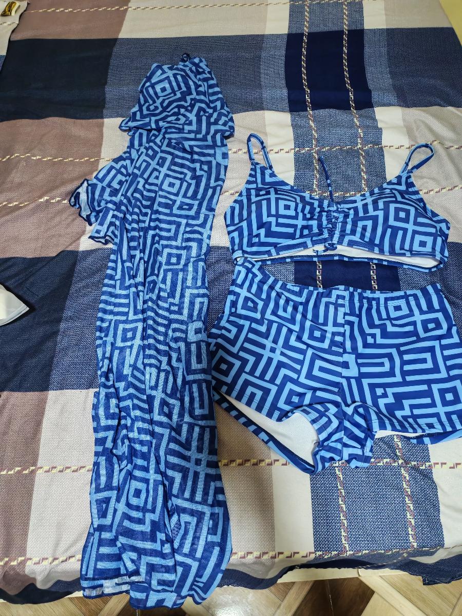 Three-Piece Set Turn Heads in This Stunning Bikini Set