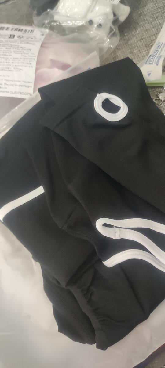 3-Piece Yoga Set with Alluring contrasting colors for women